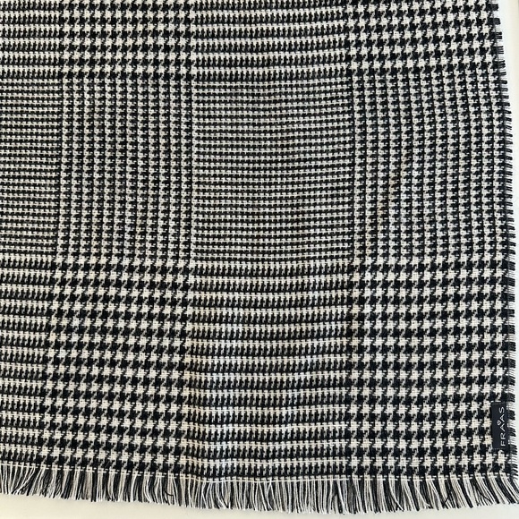 FRAAS | Black & White / Grey Reversible Blanket Wrap / Scarf - Picture 11 of 16